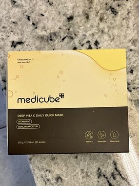 Medicube Deep Vita C Daily Quick Mask – Yellow